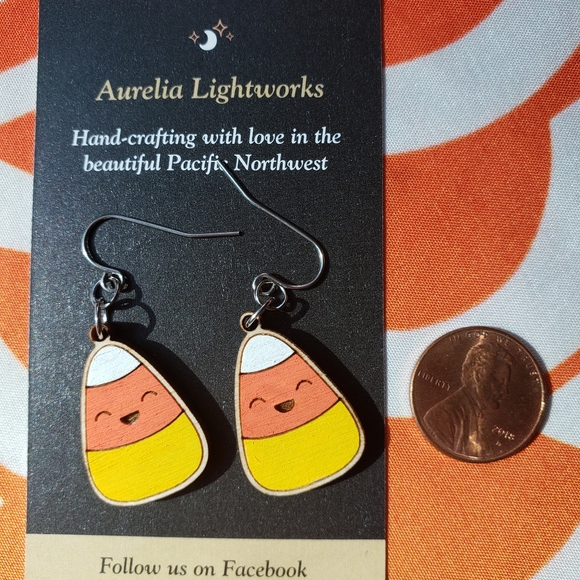 Candy corn laser cut earrings - Picture 2 of 8